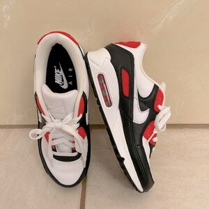 Nike air women’s 7.5